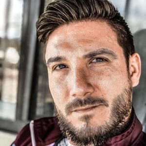 Meet your Posher, Dustin